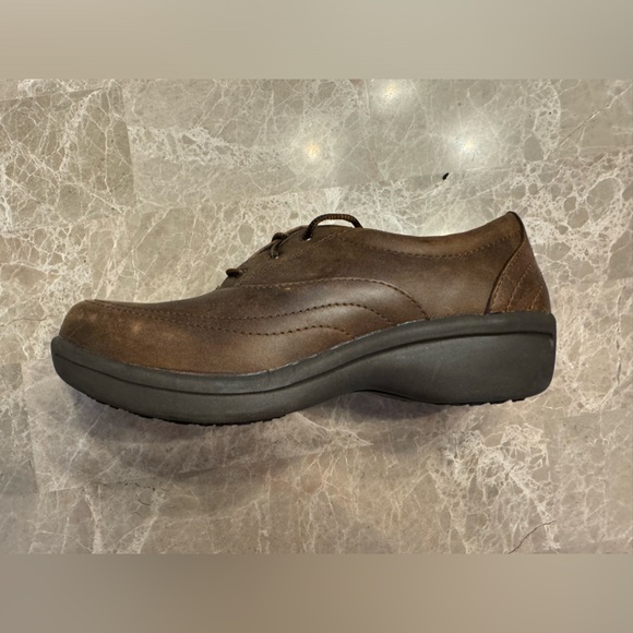 Worx By Red Wings Women’s Safety Shoes. Size 6. - Picture 8 of 8